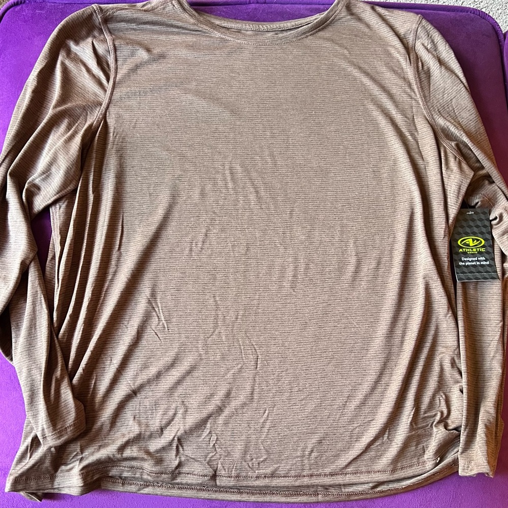 Athletic works top